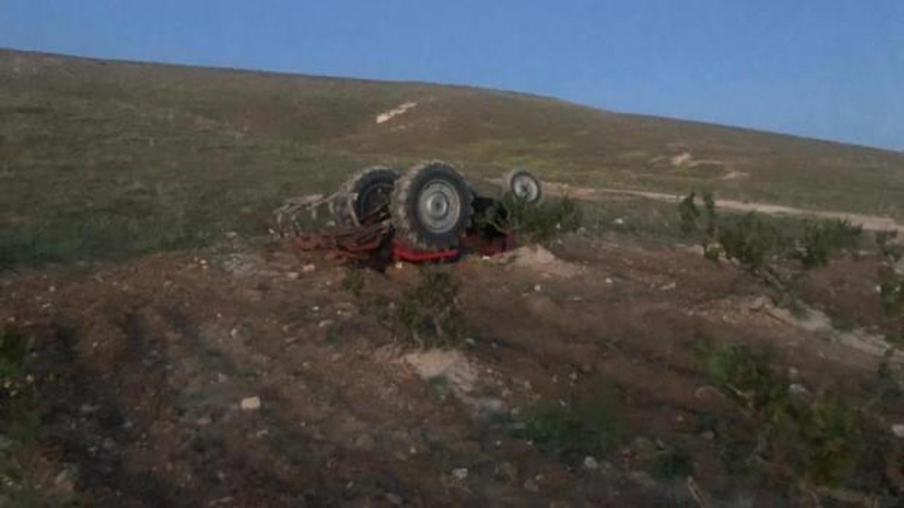 Devrilen traktörün altında kalan sürücü hayatını kaybetti