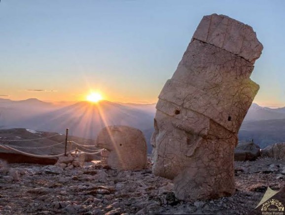 Hacı Ahmet Ünlü, 2150 Metre Yüksekliğindeki Nemrut Dağı’na Tırmandı