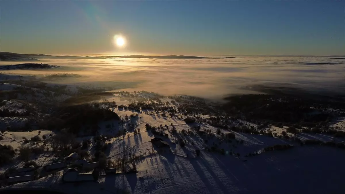 Yaralıgöz Geçidi’nde Doğanın Görsel Şöleni: Kar ve Sis Dron ile Görüntülendi