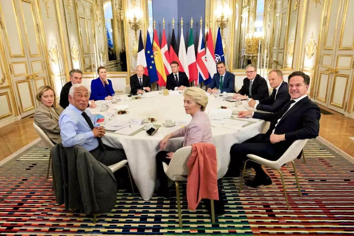 AB Liderleri Paris’te Ukrayna için Toplandı
