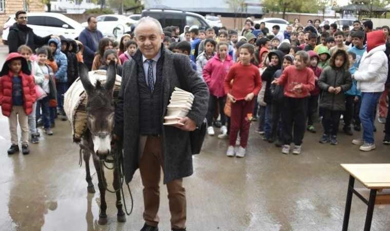 Türkiye’nin ‘Eşekli Dostoyevski’si Ersin Bilge, 14 bin çocuğu kitapla buluşturdu