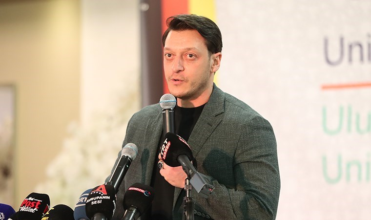 AKP’li Mesut Özil Almanya’da iftara katıldı: ‘Cumhurbaşkanı Erdoğan’ın selamını getirdim’