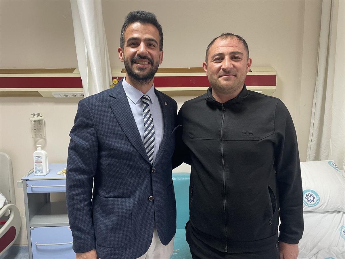 Karın ağrısıyla hastaneye gitmişti! Böbreklerinden 300'den fazla taş çıktı