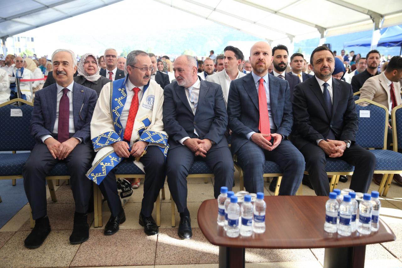 Uluslararası Saraybosna Üniversitesi 17. dönem mezunlarını verdi