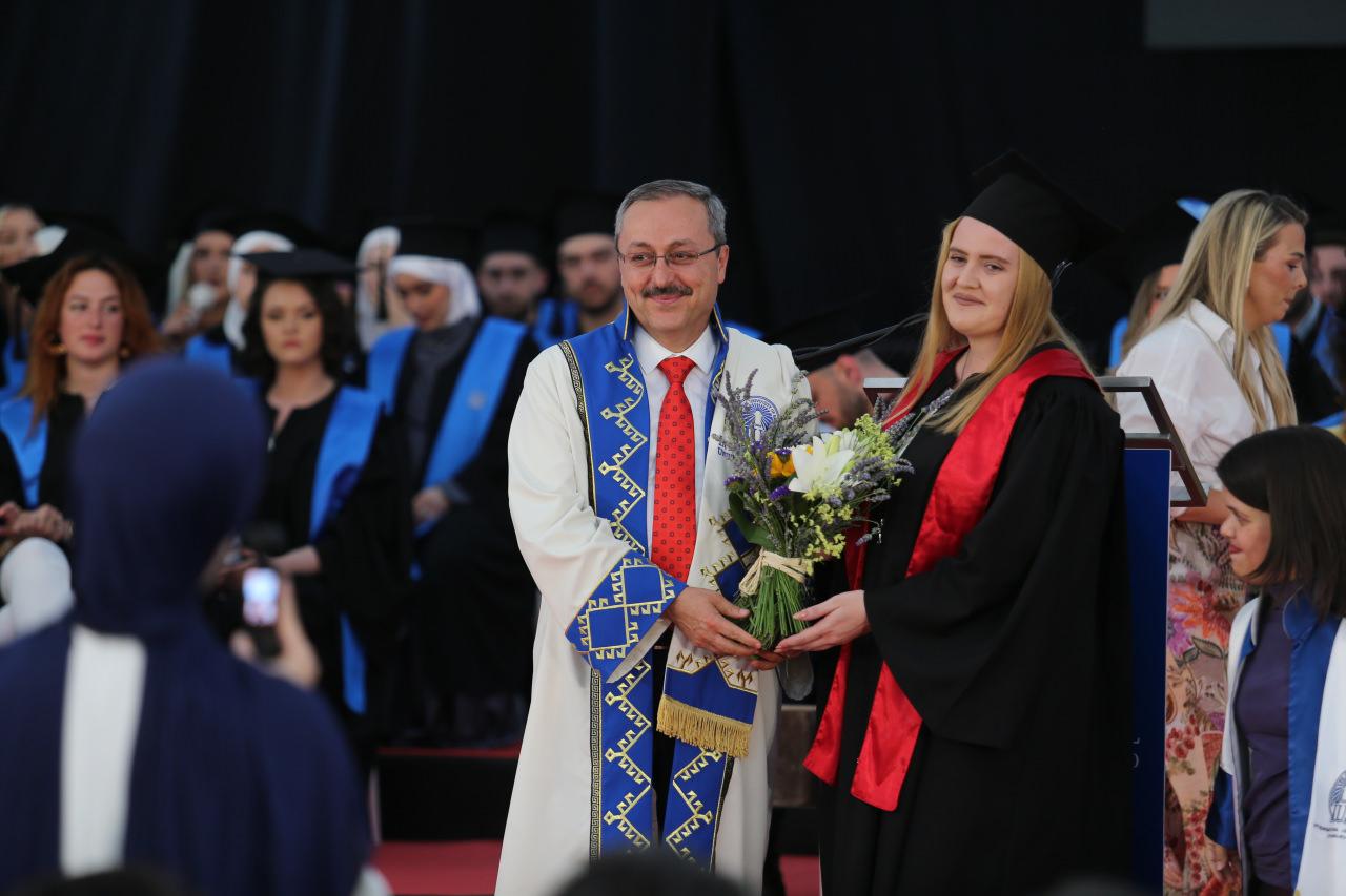 Uluslararası Saraybosna Üniversitesi 17. dönem mezunlarını verdi