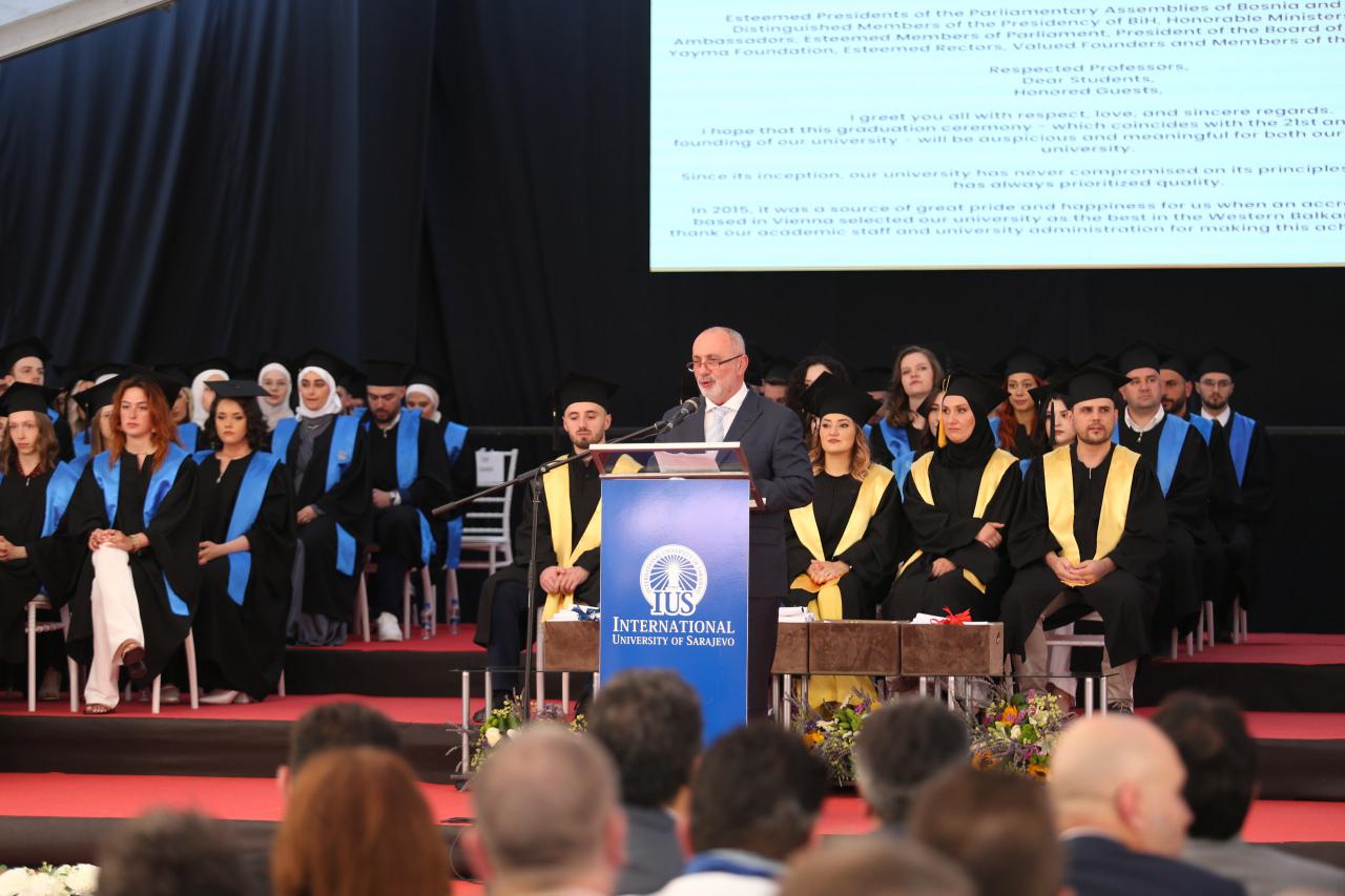 Uluslararası Saraybosna Üniversitesi 17. dönem mezunlarını verdi