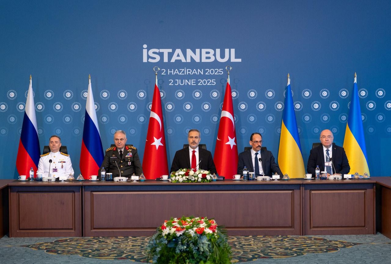 İstanbul'da barış zirvesi: Rusya ve Ukrayna görüşmesi sona erdi