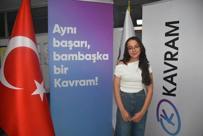 Niğde Kavram Eğitim Kurumu öğrencisi Tuğba, LGS Türkiye birincileri arasında