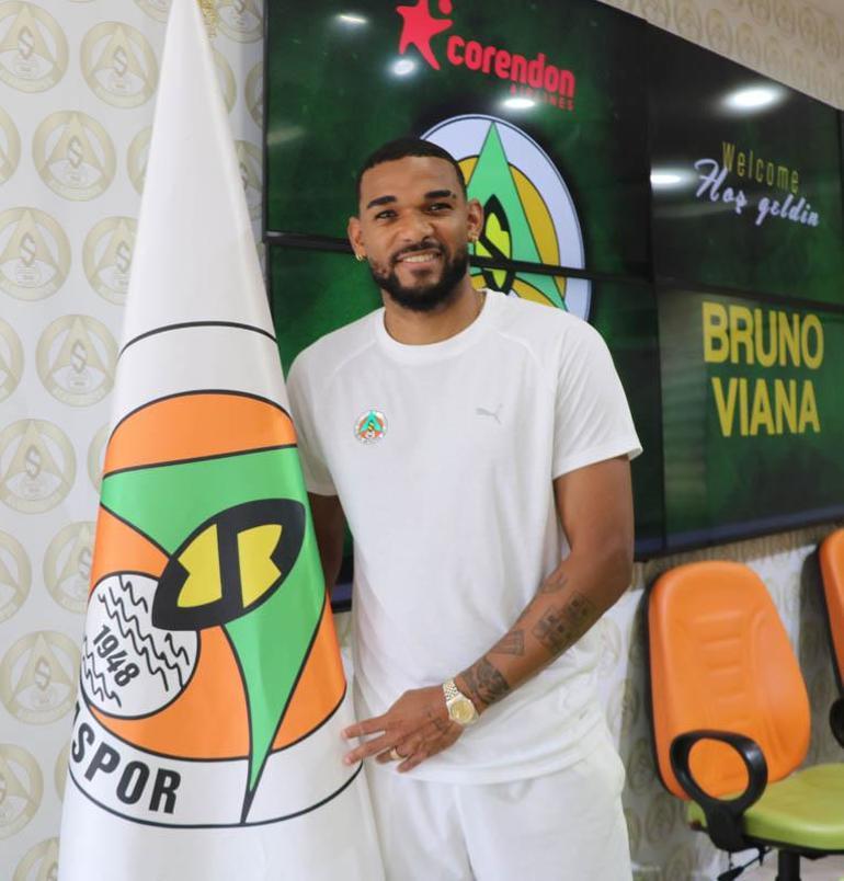 Alanyaspor'da 4 imza birden