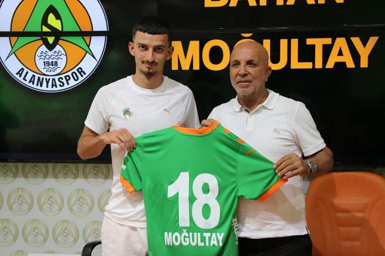 Alanyaspor'da 4 imza birden