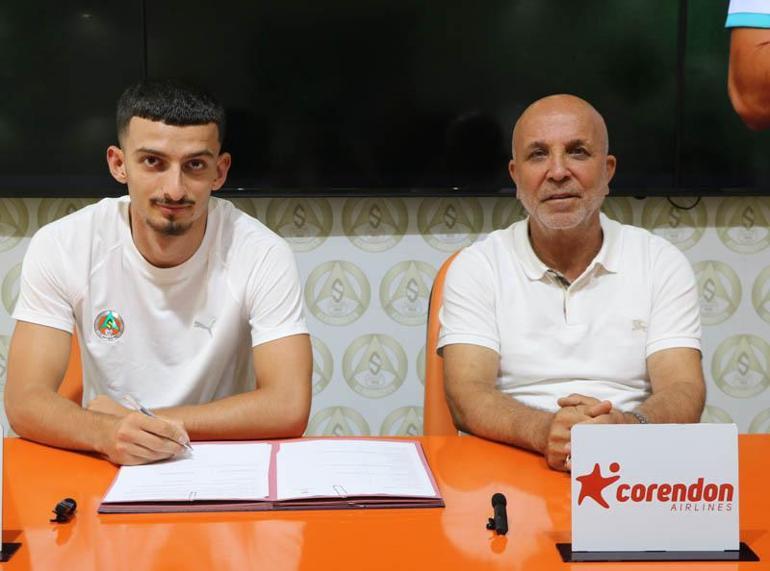 Alanyaspor'da 4 imza birden