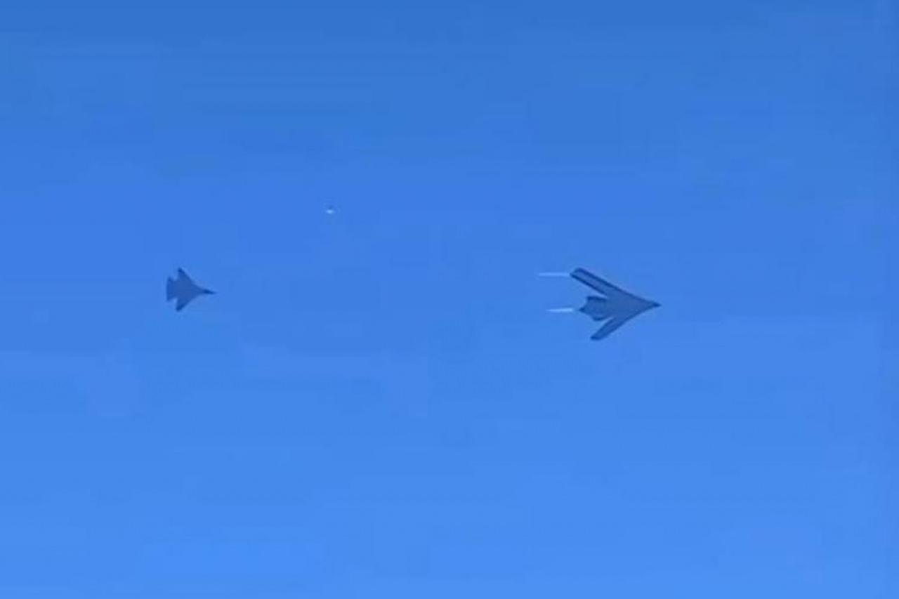Çin'in yeni hayalet uçağı ortaya çıktı! ABD'nin B-S Spirit'ini tahtından edebilir!