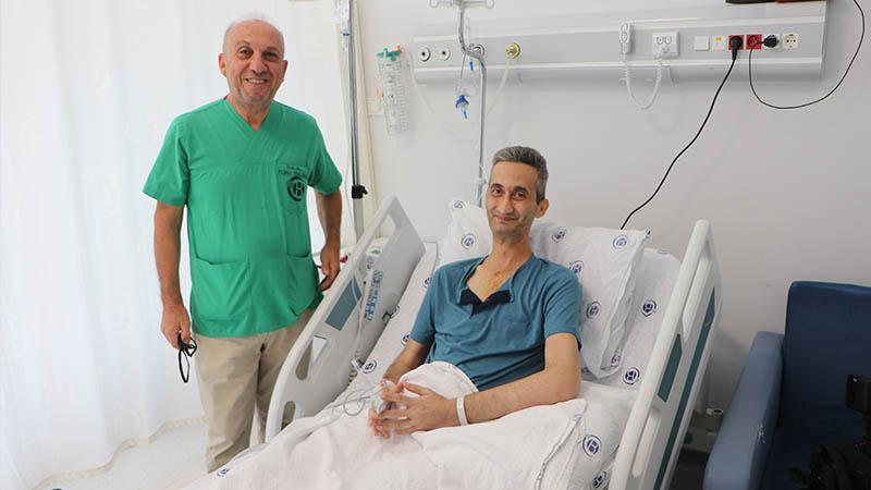 Kalbindeki balonlaşma nedeniyle 3’üncü kez ameliyat olan dünyadaki ilk hasta oldu