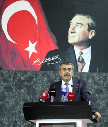 Bakan Tekin: 200 milyon adet ders kitabı çocuklarımızın masasında olacak