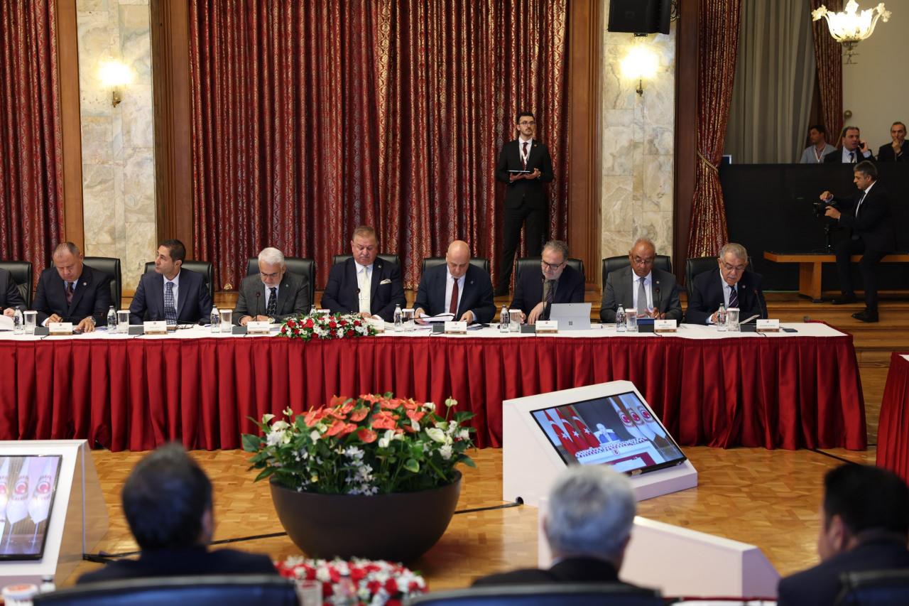 Tarihi komisyonda 2. toplantı! Kurtulmuş'tan önemli açıklamalar