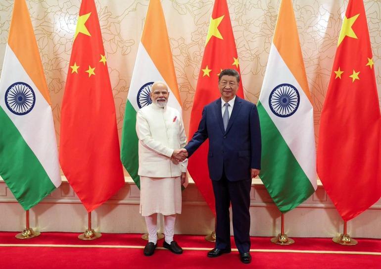 Çin Devlet Başkanı Şi, Hindistan Başbakanı Modi ile görüştü