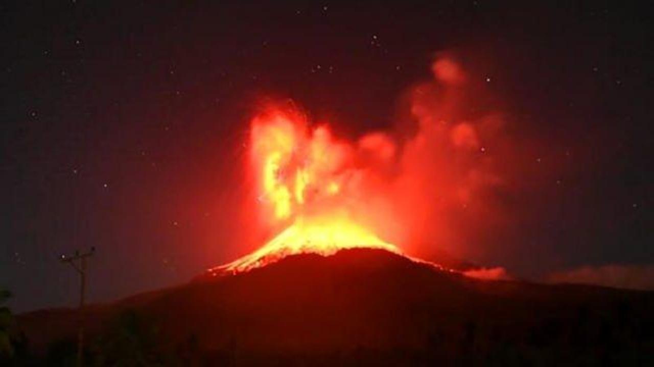 Endonezya’da  yanardağı patlaması… Semeru ve Lewotobi Laki-Laki alarmı!