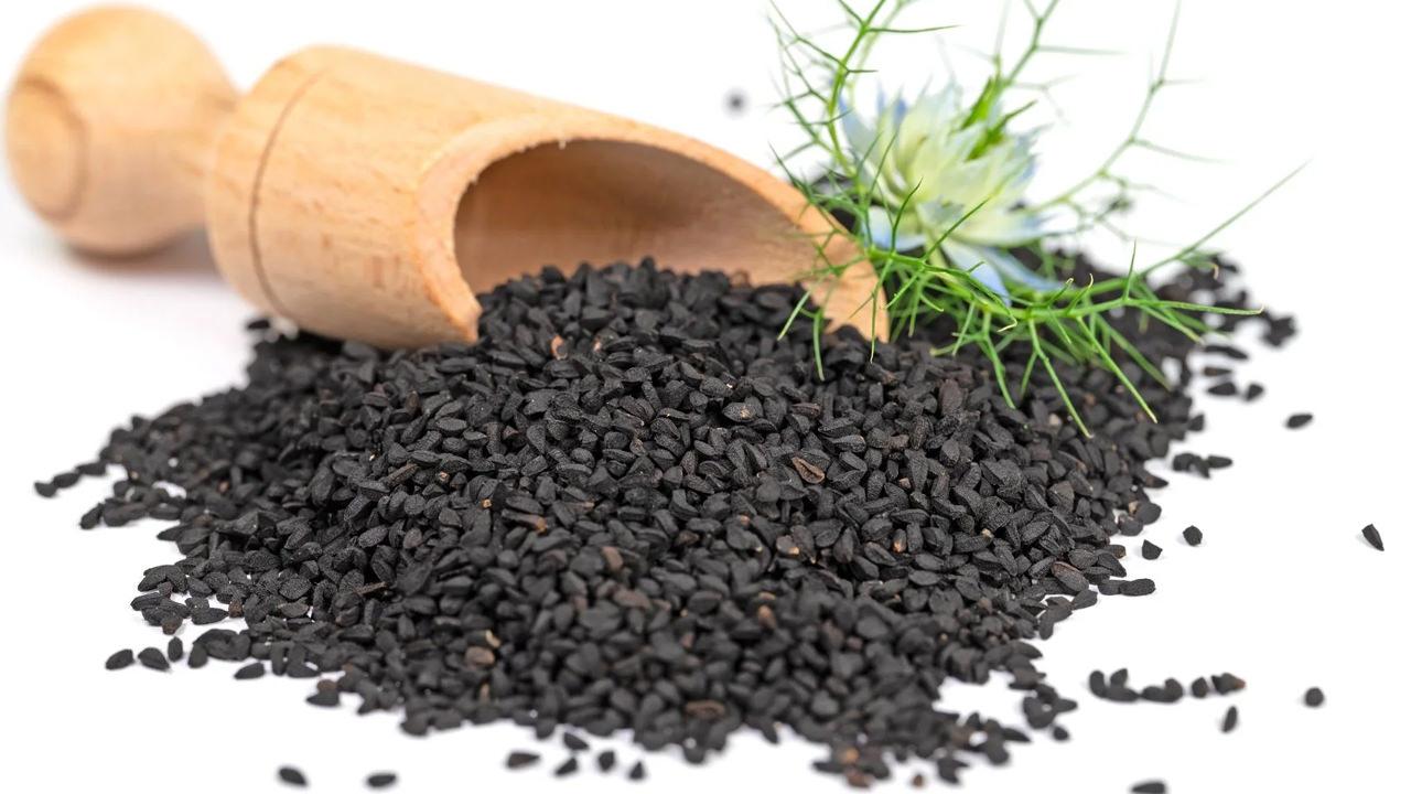 Ne ilaç ne vitamin, yiyen doktor yüzü görmüyor! Çörek otunun faydaları...