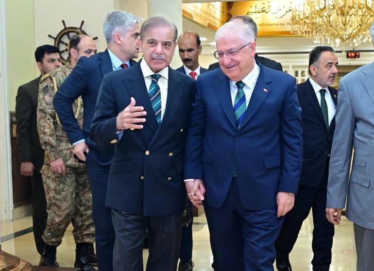 Bakan Güler, Pakistan Başbakanı Şerif tarafından kabul edildi
