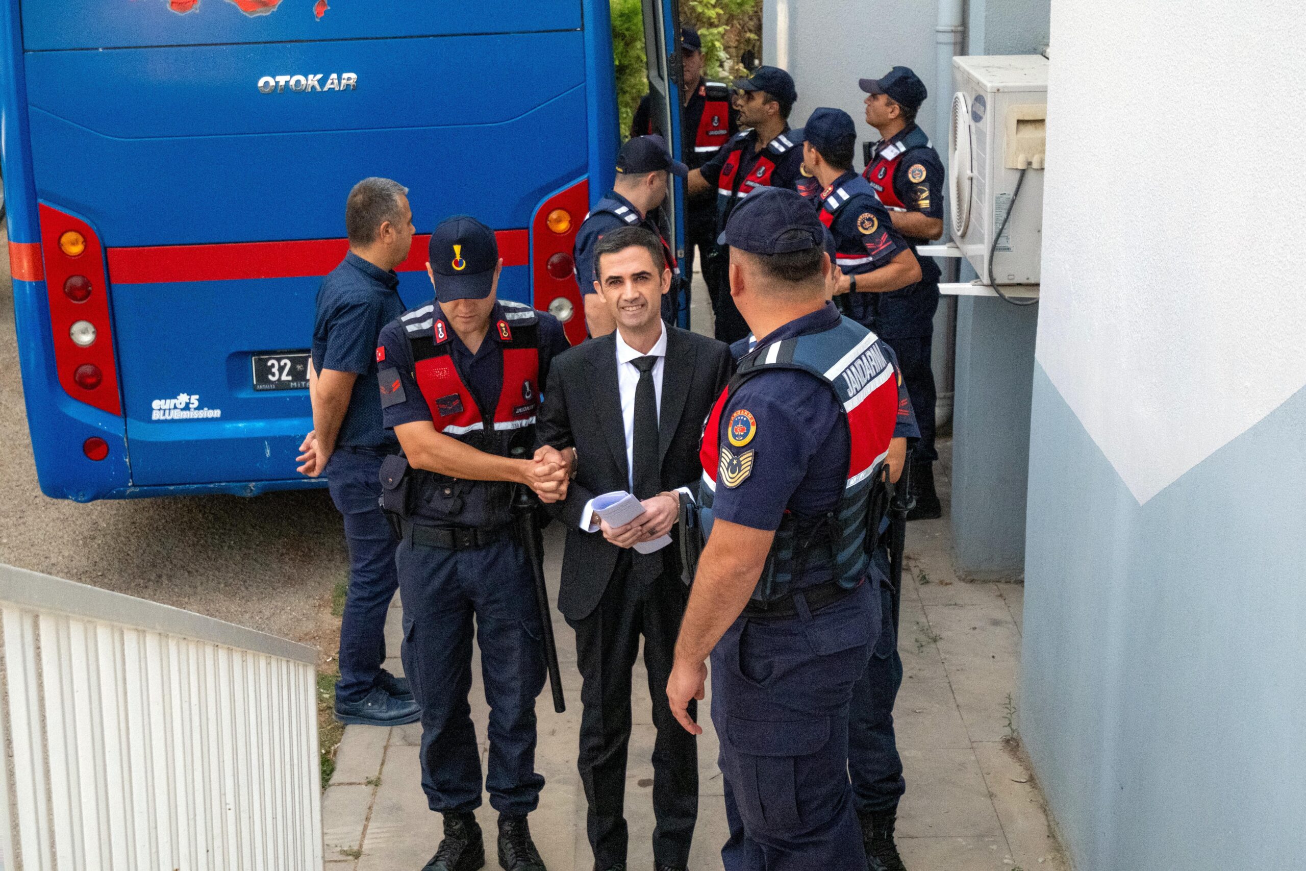 Gelendost Belediyesi’nde ‘rüşvet’ ve ‘zimmet’ davasında 1 tahliye