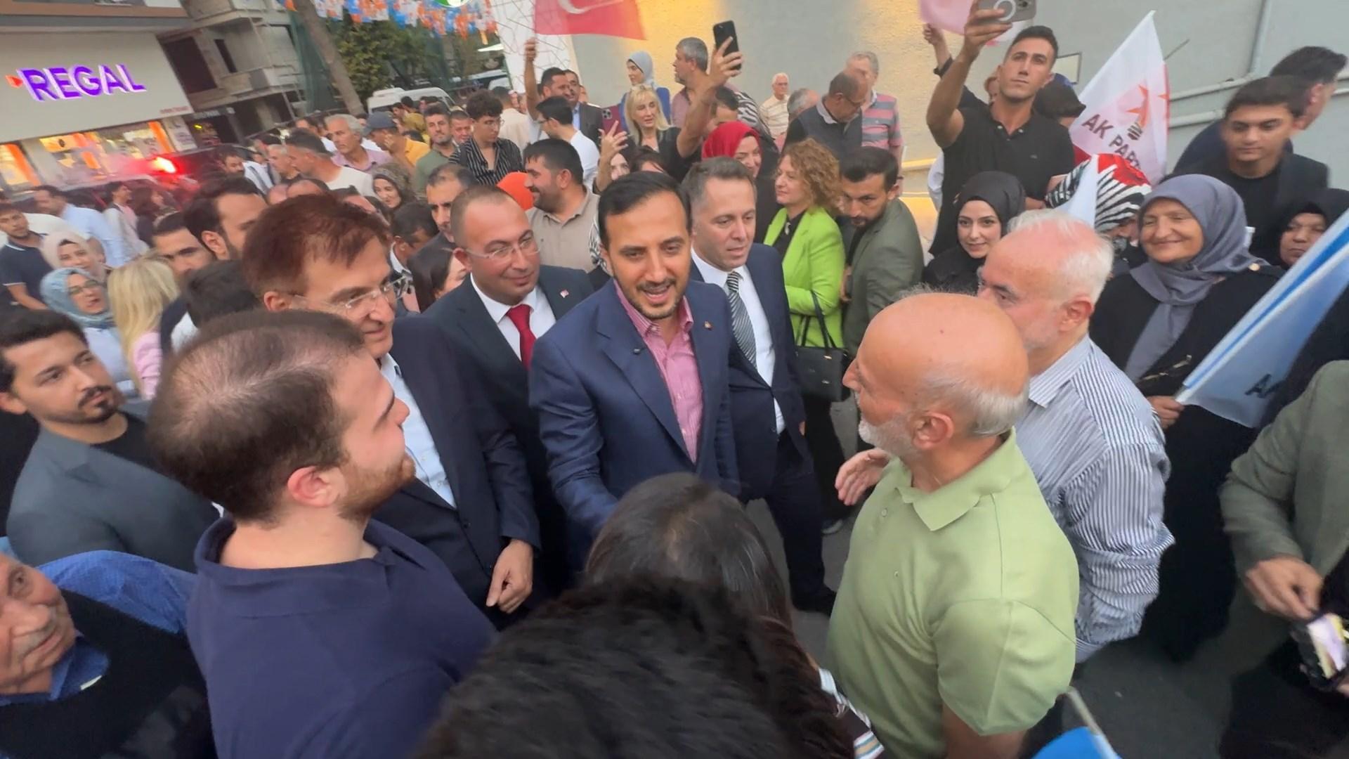 İstanbul – AK Parti Avcılar’da yeni ilçe binasını açtı