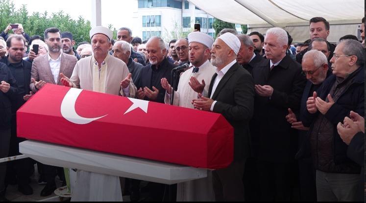 İstanbul – Şair ve Yazar Yavuz Bülent Bakiler Son Yolculuğuna Uğurlandı