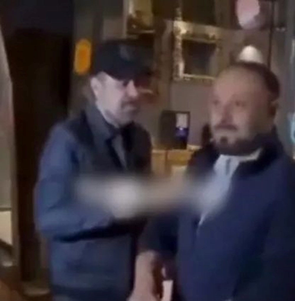 Nejat İşler'den olaylı gece! Röportaj ısrarına küfürler etti, muhabir sonunda kafa attı
