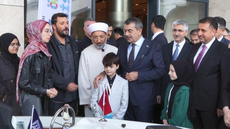 Bakan Tekin: İmam hatip okullarını dünya çapında bir model haline getirmek istiyoruz