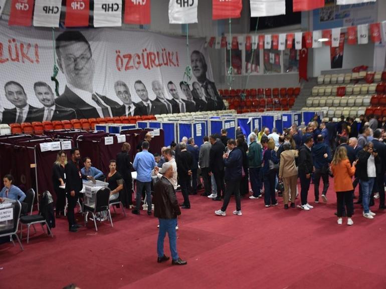 CHP İzmir İl Kongresi sona erdi: Çağatay Güç, yeni il başkanı seçildi