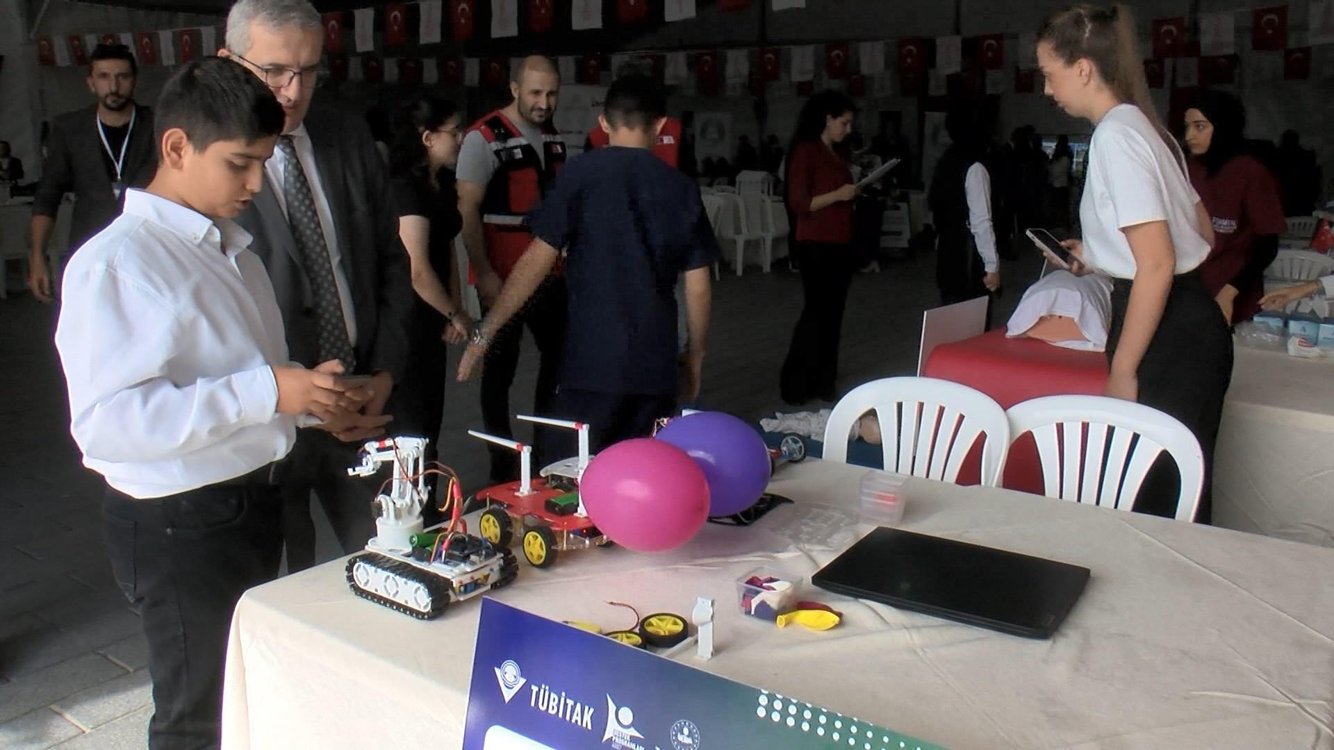 İstanbul – Esenyurt’ta ‘Yenilikçi Zihinler Geleceği Tasarlıyor Festivali’ başladı