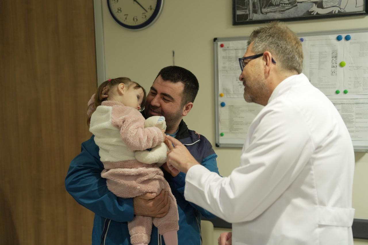 Karaciğer yetmezliğiyle doğdu, annesinin fedakarlığıyla hayata tutundu