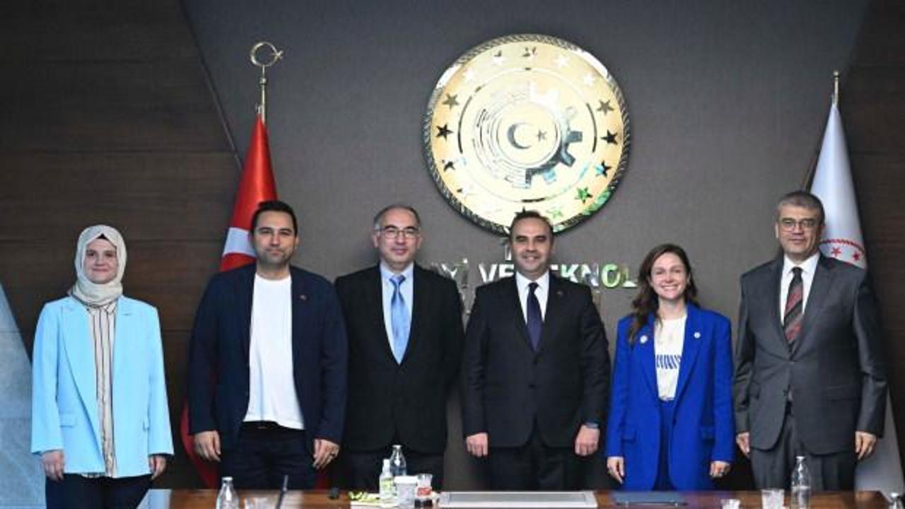 Bakan Kacır’dan Türk akademisyenlerin uluslararası başarısına övgü