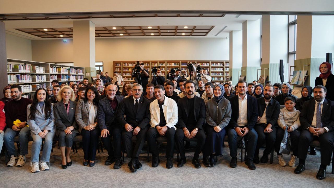 Mesut Özil'den Cumhurbaşkanı Erdoğan sözleri: Bizi bir ve beraber kılan ruhu o uyandırdı