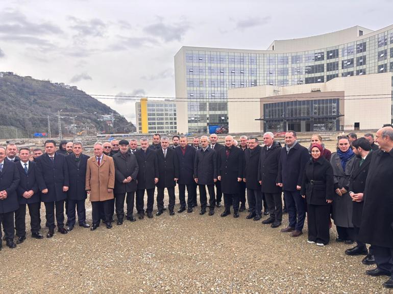 Bakan Uraloğlu: İran, Irak, Suriye, Lübnan ve Ürdün’e olan bütün uçuşları 2 Mart'a kadar iptal ettik