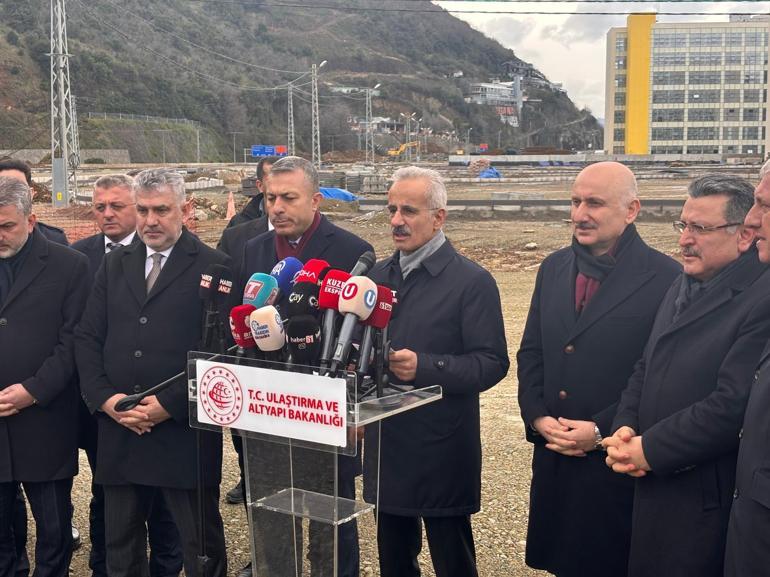 Bakan Uraloğlu: İran, Irak, Suriye, Lübnan ve Ürdün’e olan bütün uçuşları 2 Mart'a kadar iptal ettik