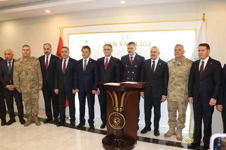 Bakan Çiftçi, bayramlaşma programı için Van'a geldi