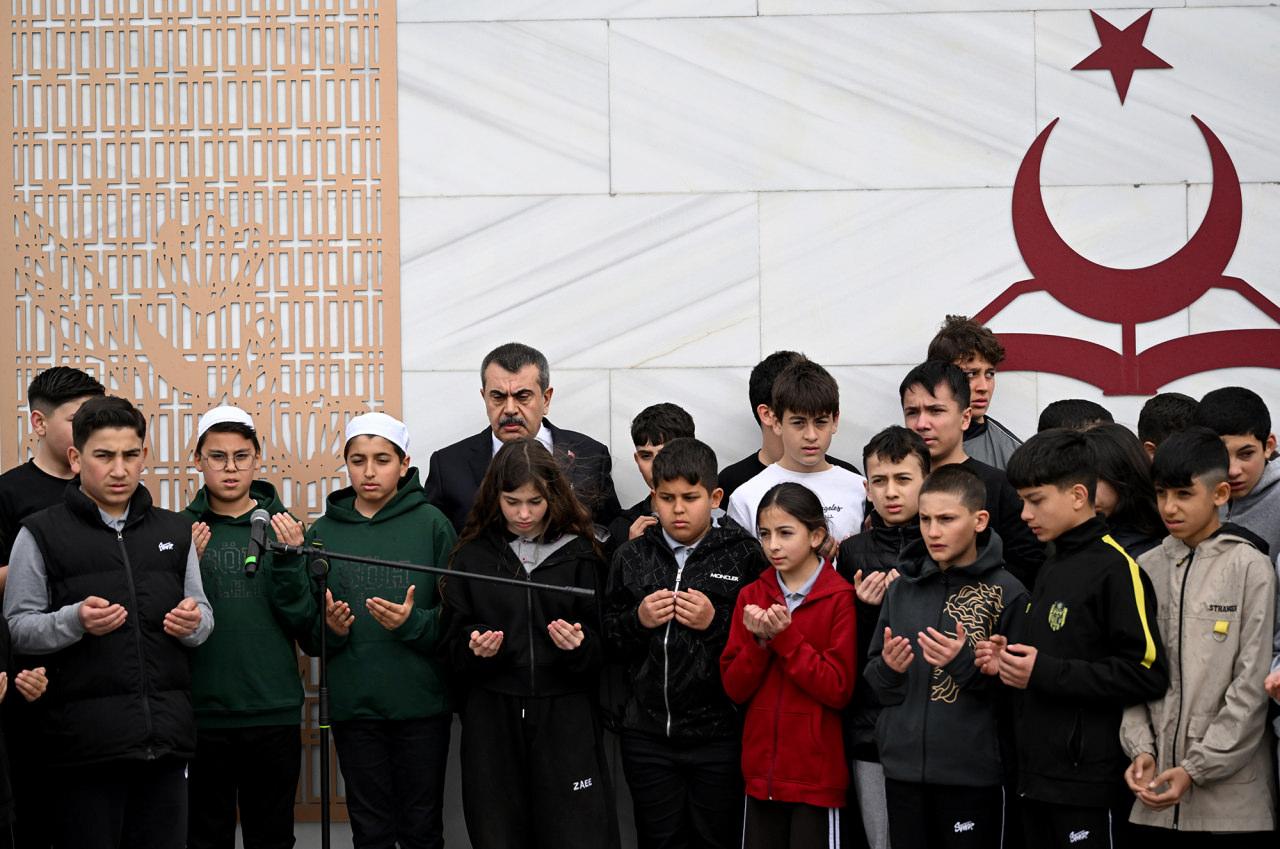 Başkan Erdoğan'dan talimat! Bakan Tekin duyurdu! Okullarla ilgili yeni kararlar