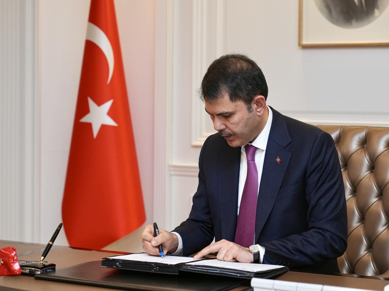 Bakan Kurum'dan 23 Nisan'da deprem bölgesi paylaşımı