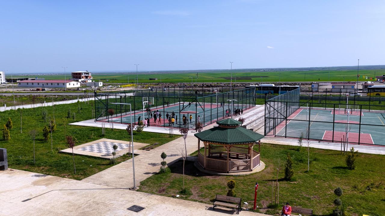 Bakan Kurum'dan 23 Nisan'da deprem bölgesi paylaşımı