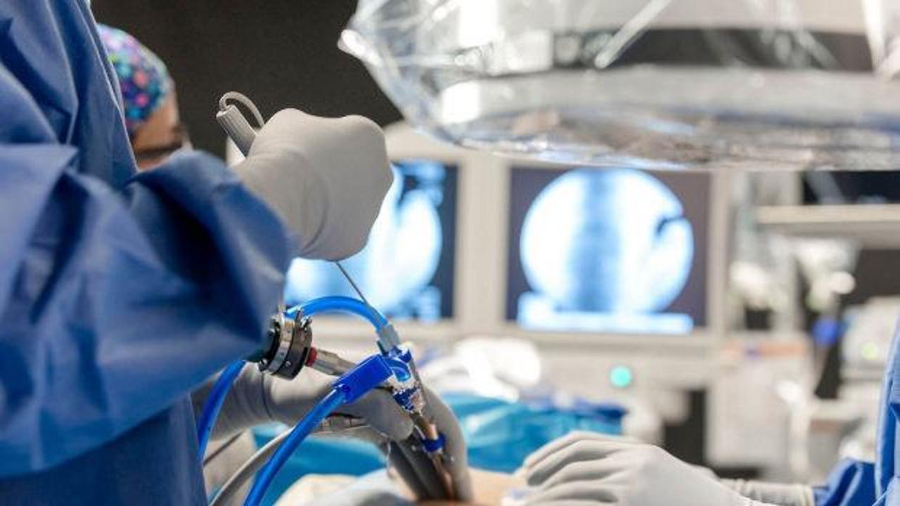 Milyonları etkileyen omurga sorunlarında kişiye özel cerrahi dönemi