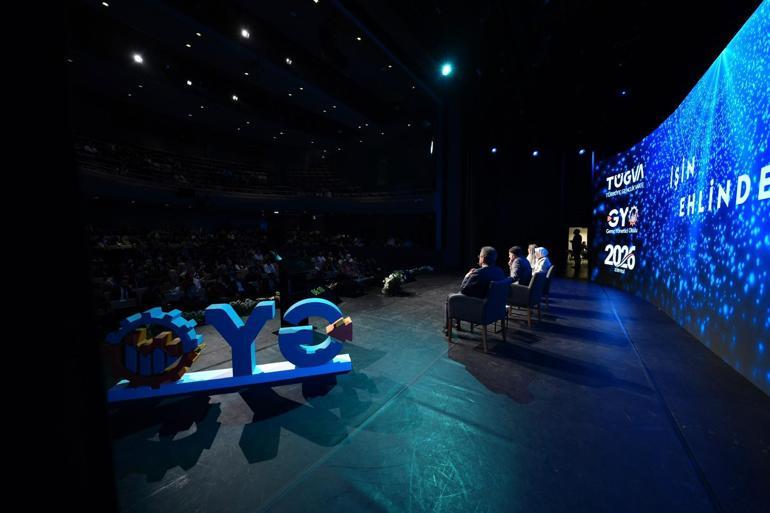 Bakan Bolat, 'TÜGVA Genç Yönetici Okulu 2026 Zirve Programı'na katıldı