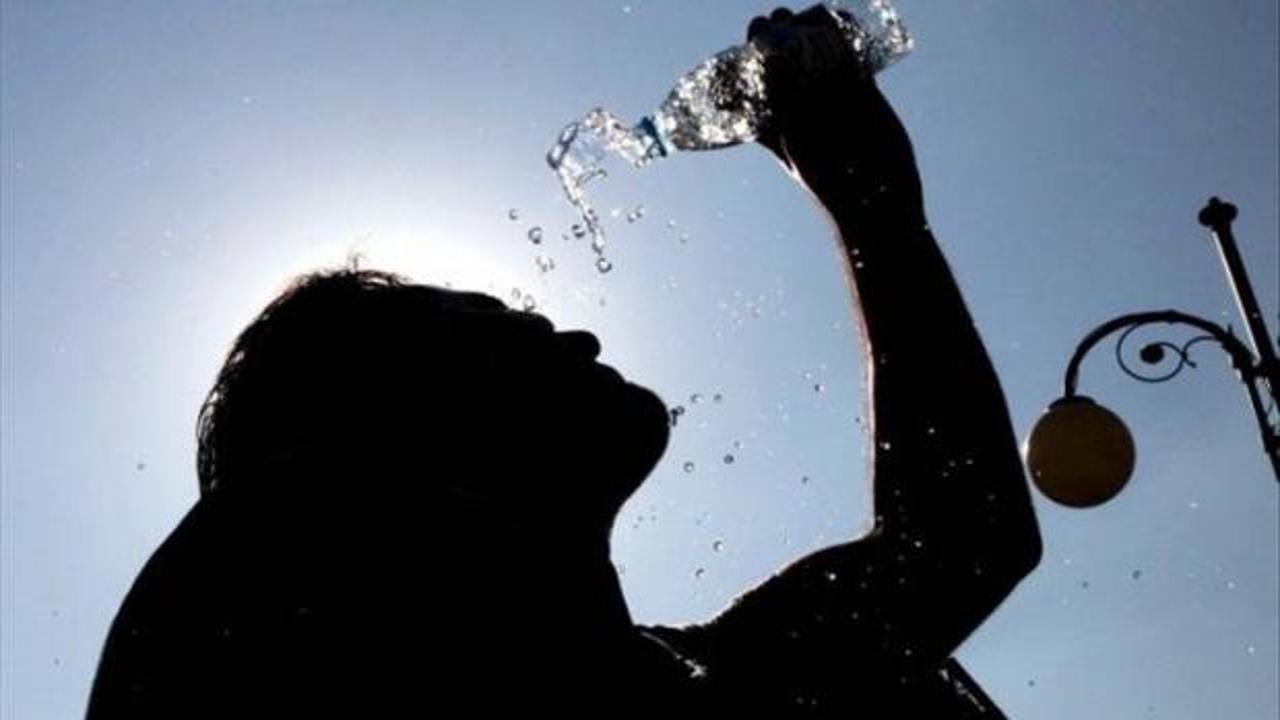 Sağlık Bakanlığı’ndan kavurucu yaz sıcaklarına karşı su ve beslenme uyarısı