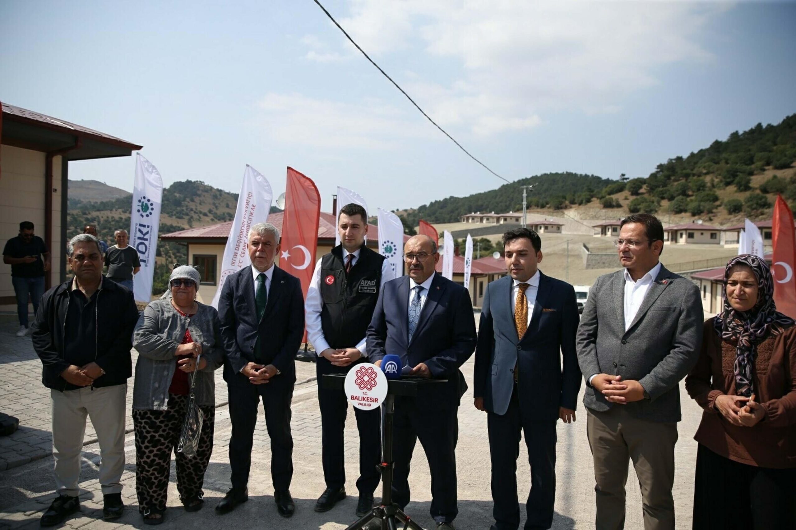 Balıkesir Sındırgı’da depremzedeler için 305 konutun kurası çekildi