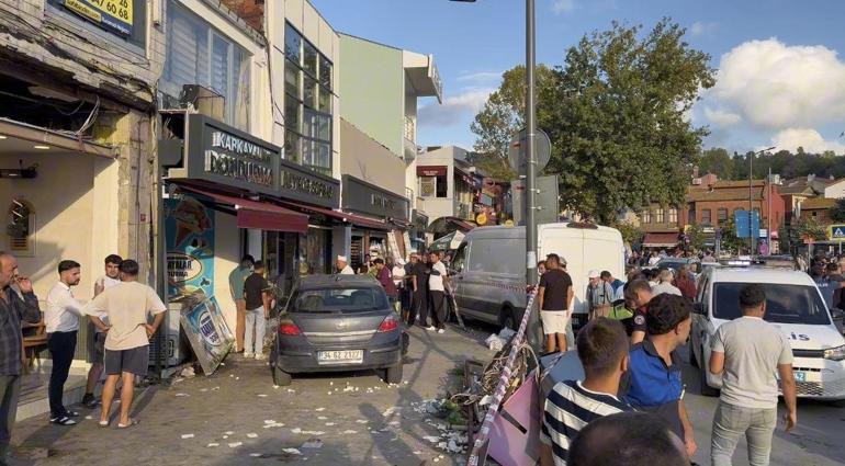 Beykoz’da otomobil kaldırımdaki yayaların arasına daldı: 5 yaralı