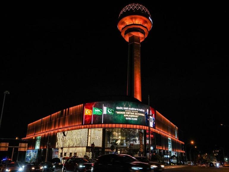 Cumhurbaşkanlığı İletişim Başkanlığı’ndan Mekke Anlaşması'na özel kampanya: Ankara ve İstanbul'un simgeleri aydınlatıldı