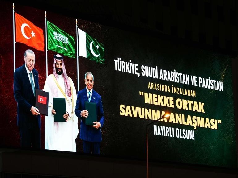Cumhurbaşkanlığı İletişim Başkanlığı’ndan Mekke Anlaşması'na özel kampanya: Ankara ve İstanbul'un simgeleri aydınlatıldı
