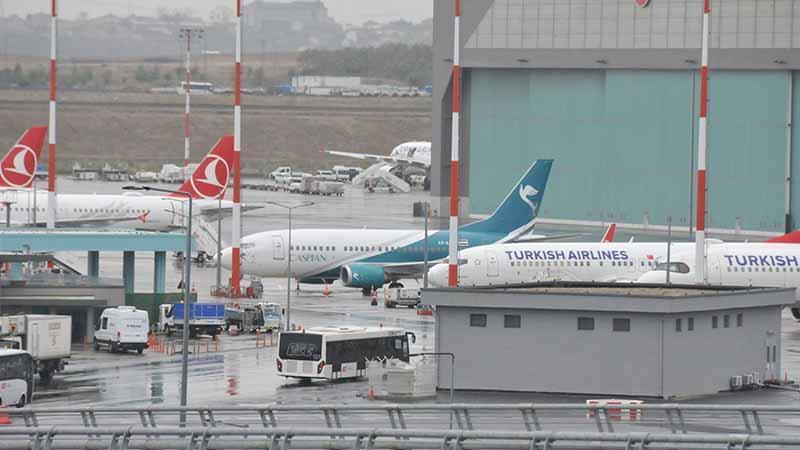 İstanbul Havalimanı’nda borcundan dolayı haczedilen İran havayolu şirketinin uçağının bekleyişi sürüyor