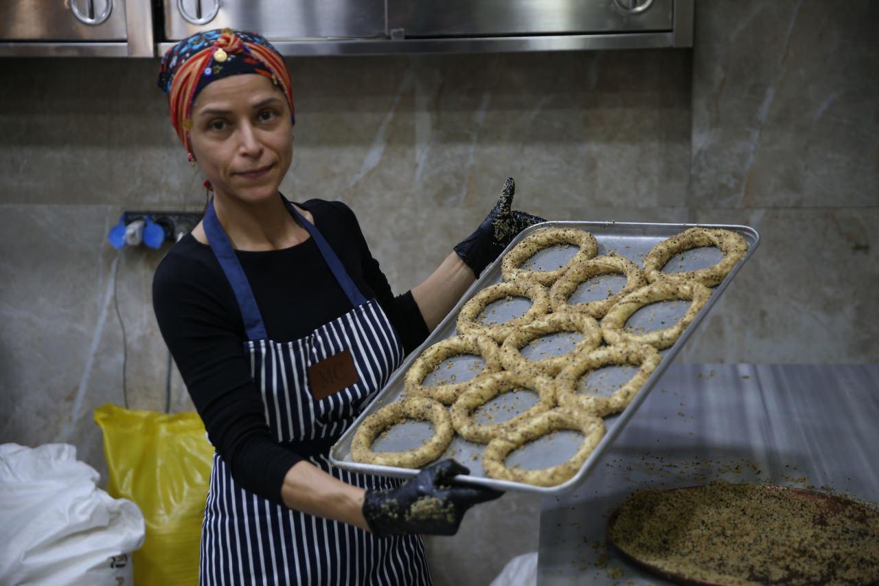 Ordulu fırıncı hamsili simit yaptı