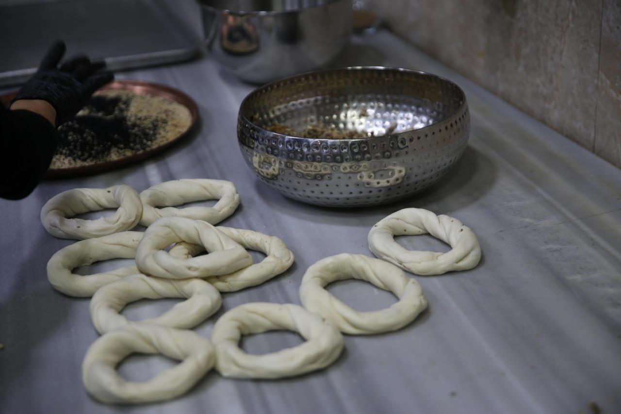 Ordulu fırıncı hamsili simit yaptı
