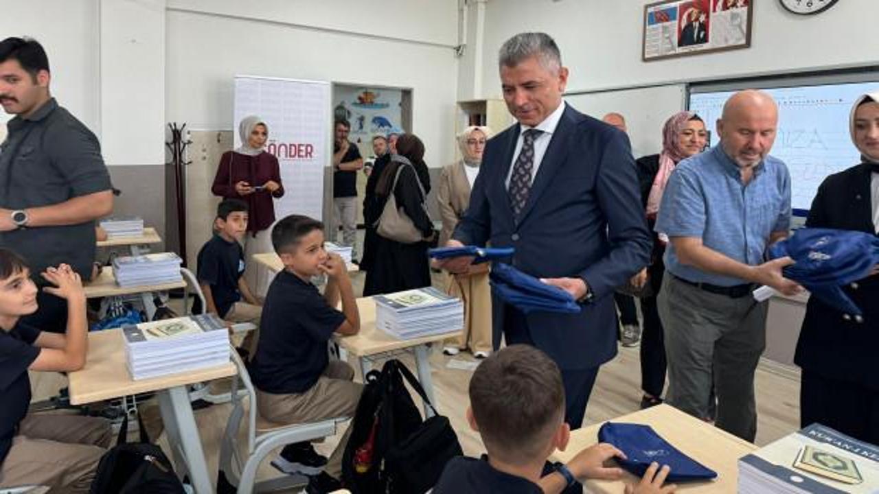 Eyüpsultan’da öğrencilerin yüzünü güldüren proje! 13 okulda “Aramıza Hoş Geldin” sürprizi